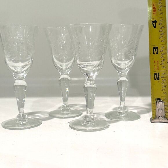 🩷3/$15🩷 Set of 4 Vintage Cordials - 1940's Etched with Flowers and Leaves - Picture 3 of 8